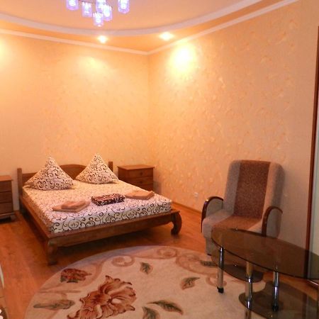 1-Room Luxury Apartment On Sobornyi Avenue 174-А, By Grandhome. Center Zaporizhia Extérieur photo