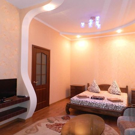 1-Room Luxury Apartment On Sobornyi Avenue 174-А, By Grandhome. Center Zaporizhia Extérieur photo