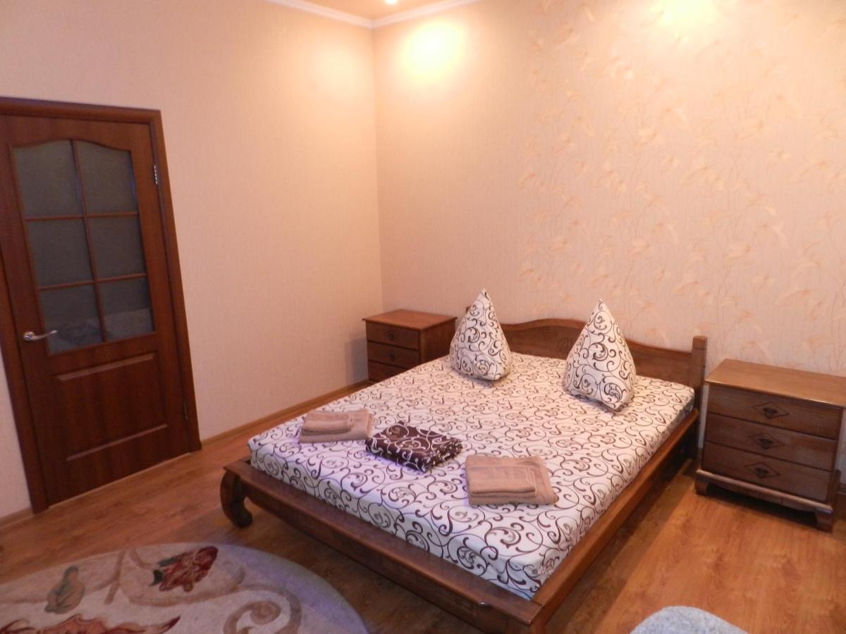 1-Room Luxury Apartment On Sobornyi Avenue 174-А, By Grandhome. Center Zaporizhia Extérieur photo