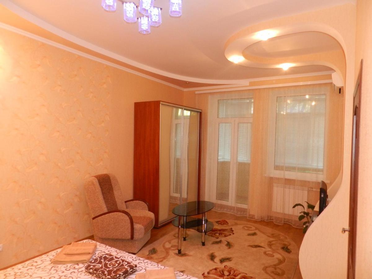 1-Room Luxury Apartment On Sobornyi Avenue 174-А, By Grandhome. Center Zaporizhia Extérieur photo
